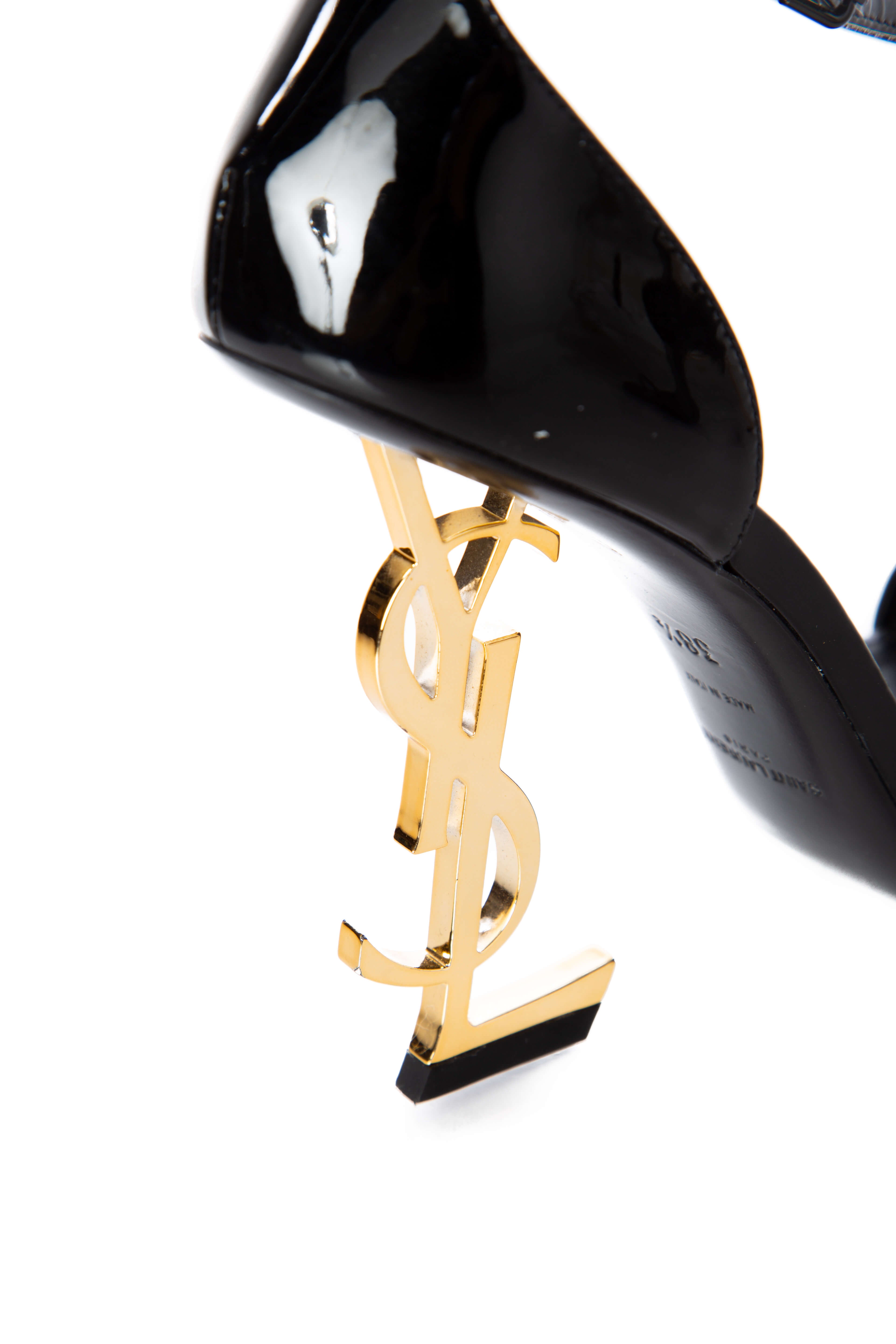 Yves Saint Laurent, Talla 8.5