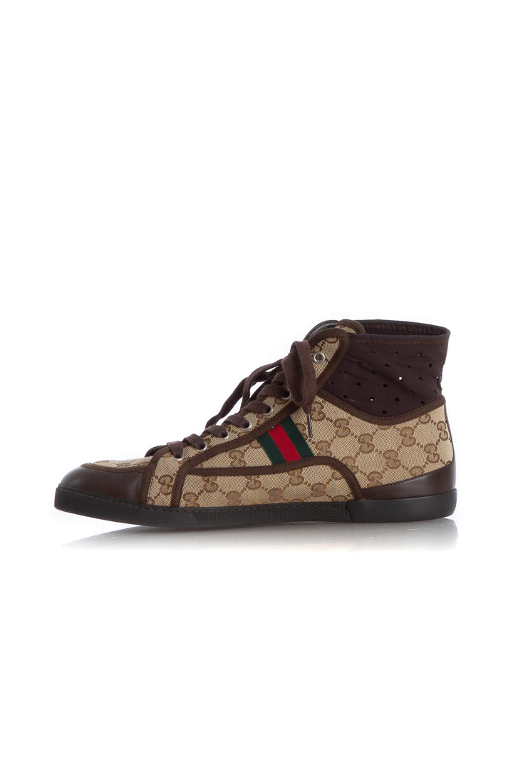 Vista lateral interior del tenis alto Gucci GG