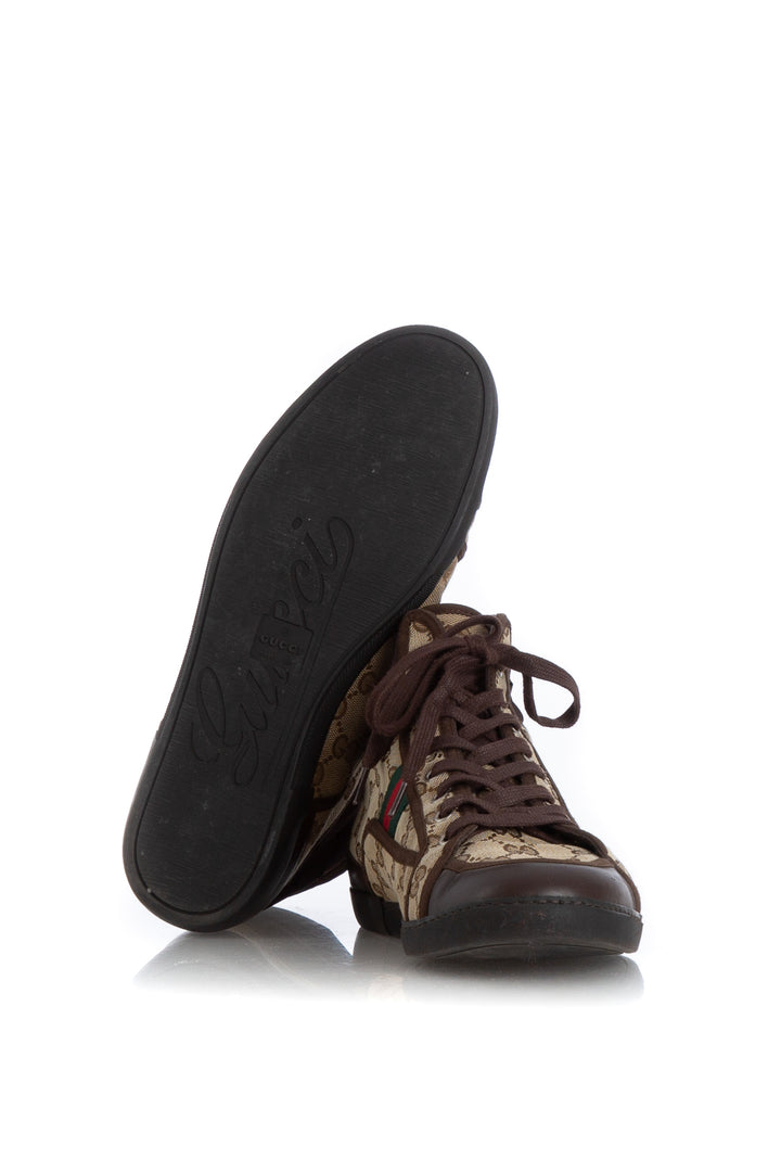 Tenis Gucci con accesorios incluidos