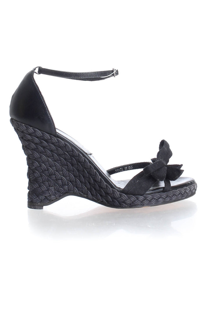 Zapato Christian Dior, vista frontal – ClosetRehab
