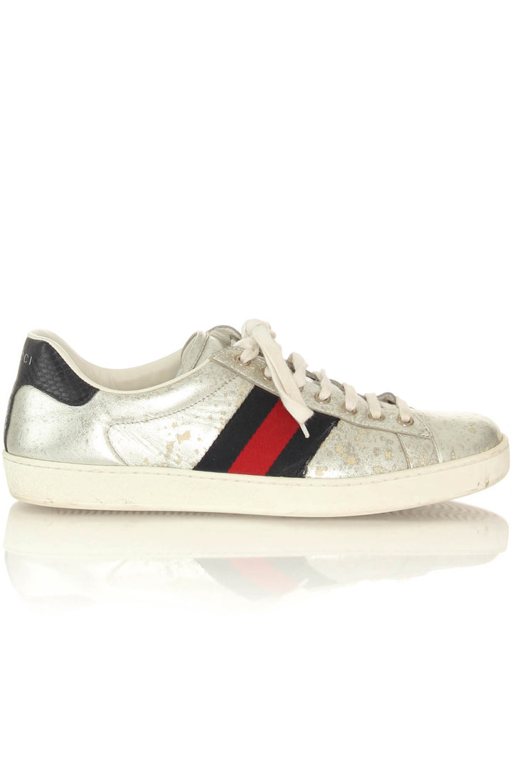 Zapato Gucci gris, vista frontal – ClosetRehab