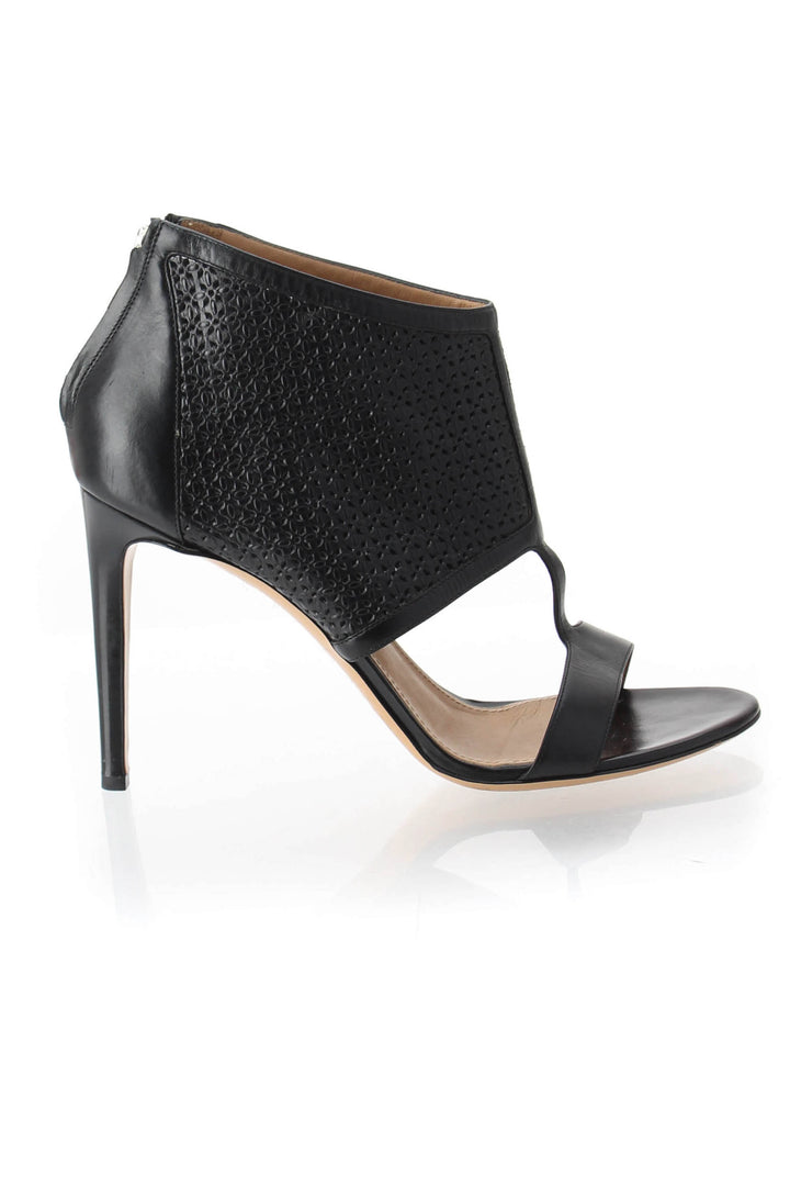 Zapato Salvatore Ferragamo negro, vista frontal – ClosetRehab