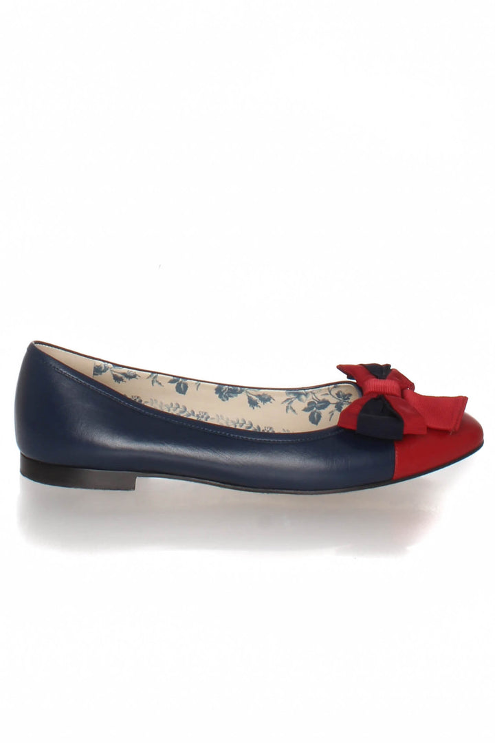 Zapato Gucci azul, vista frontal – ClosetRehab
