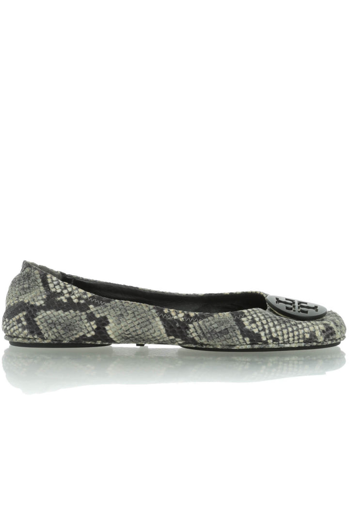 Zapato Tory Burch gris, vista frontal – ClosetRehab