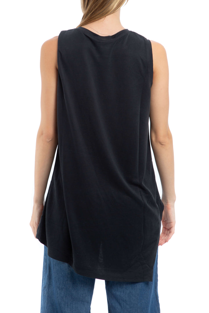 Blusa BCBGMAXAZRIA negra sin mangas, vista posterior
