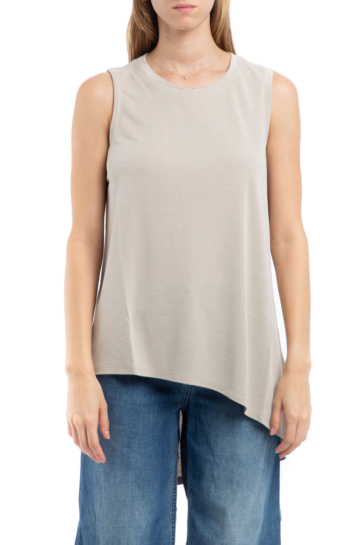 Blusa BCBGMAXAZRIA NWT, vista frontal – ClosetRehab