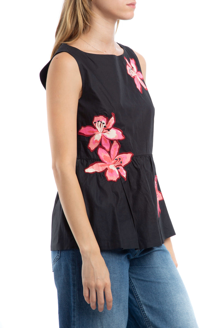 Blusa Kate Spade negra sin mangas con flores rosas, vista lateral