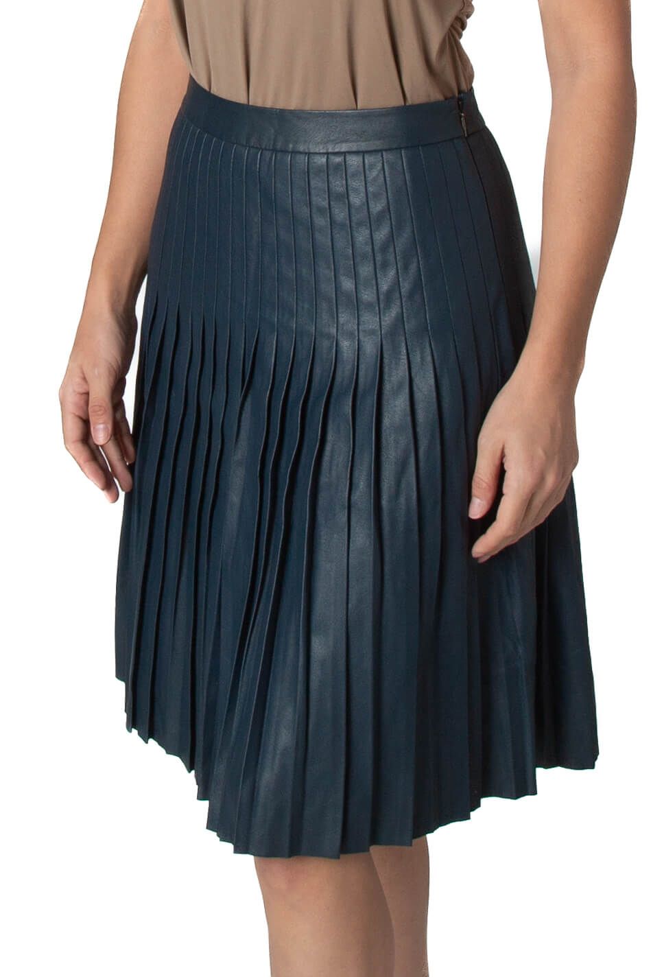 Rebecca Taylor, Talla 4