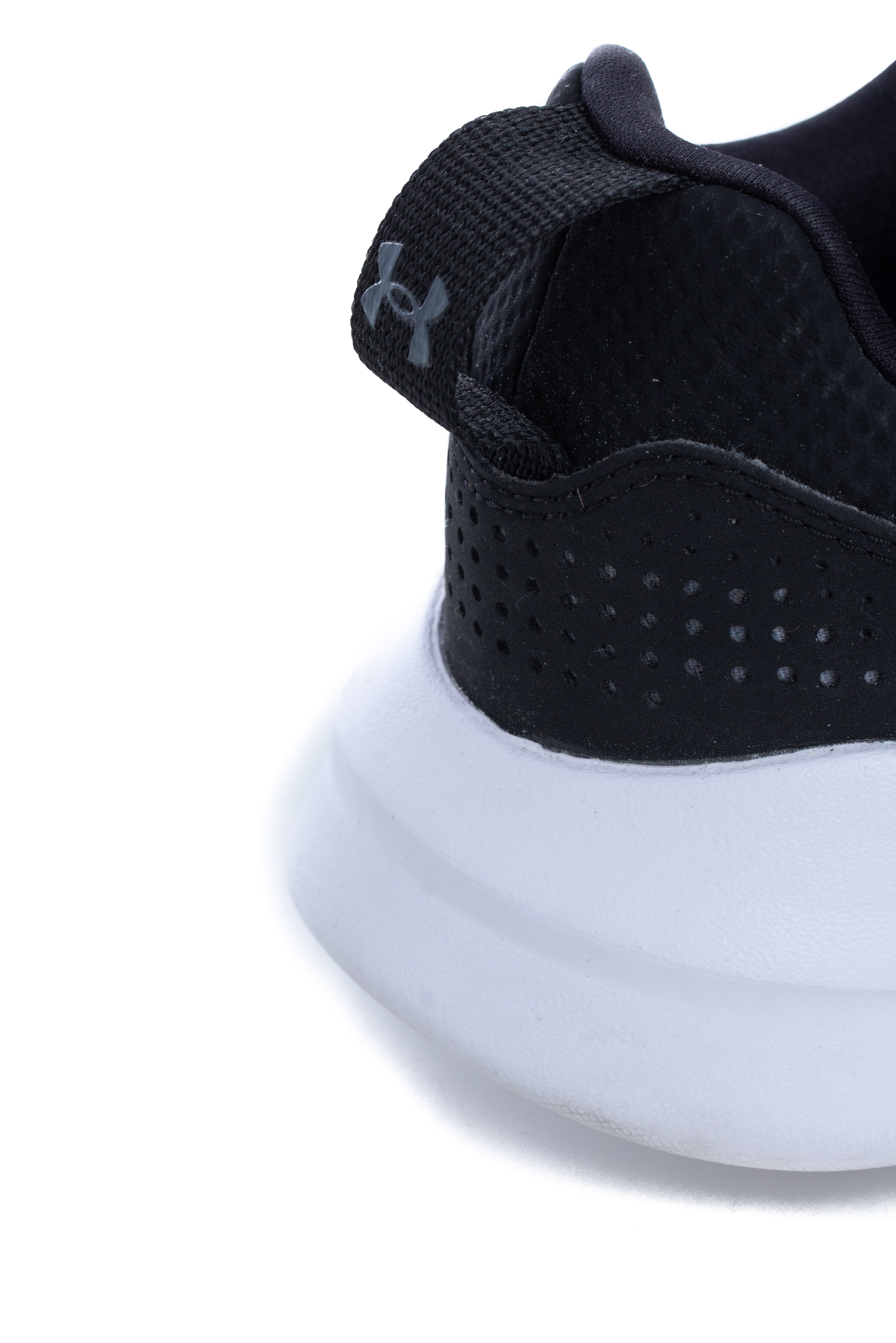 Under Armour, 9 USA