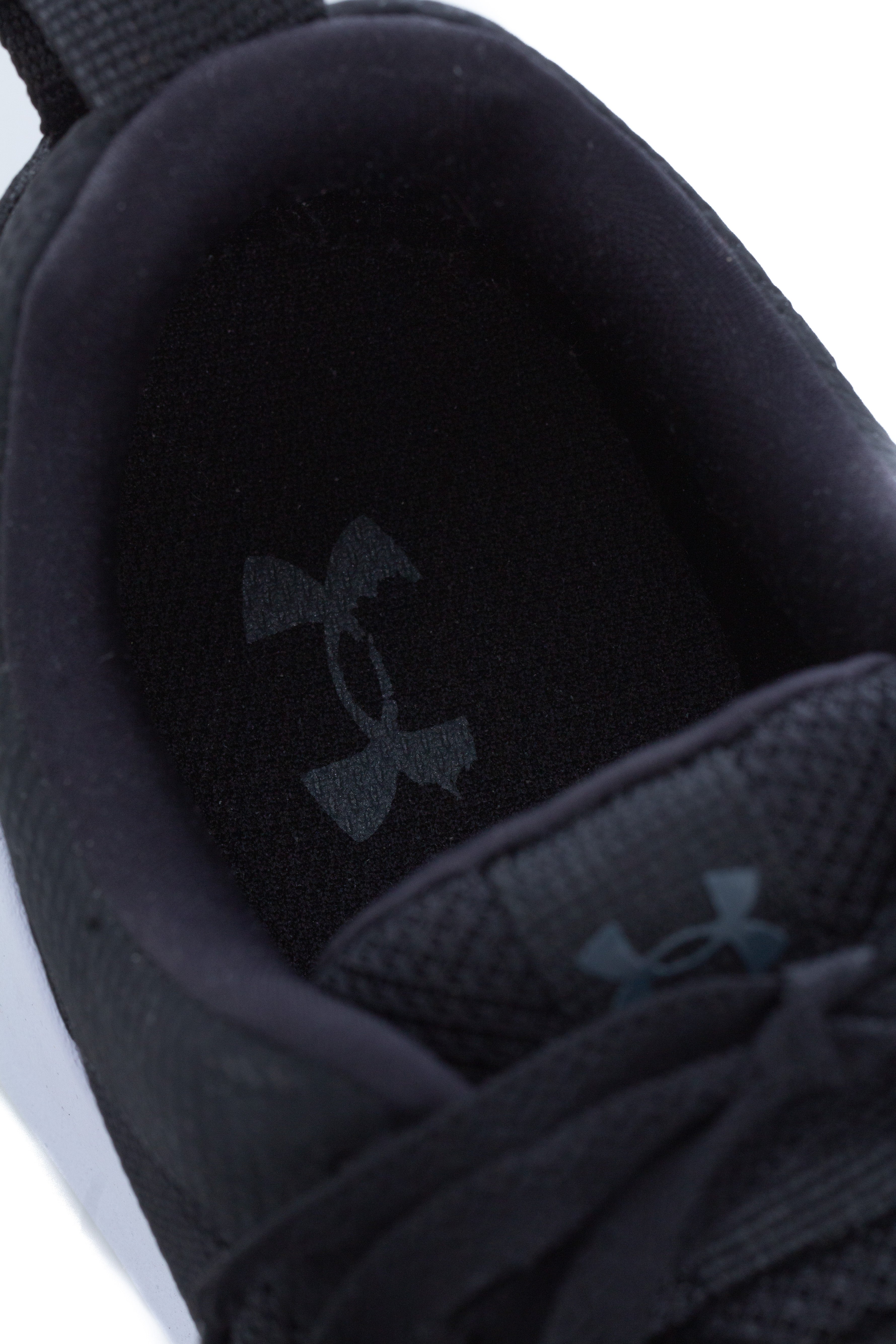 Under Armour, 9 USA