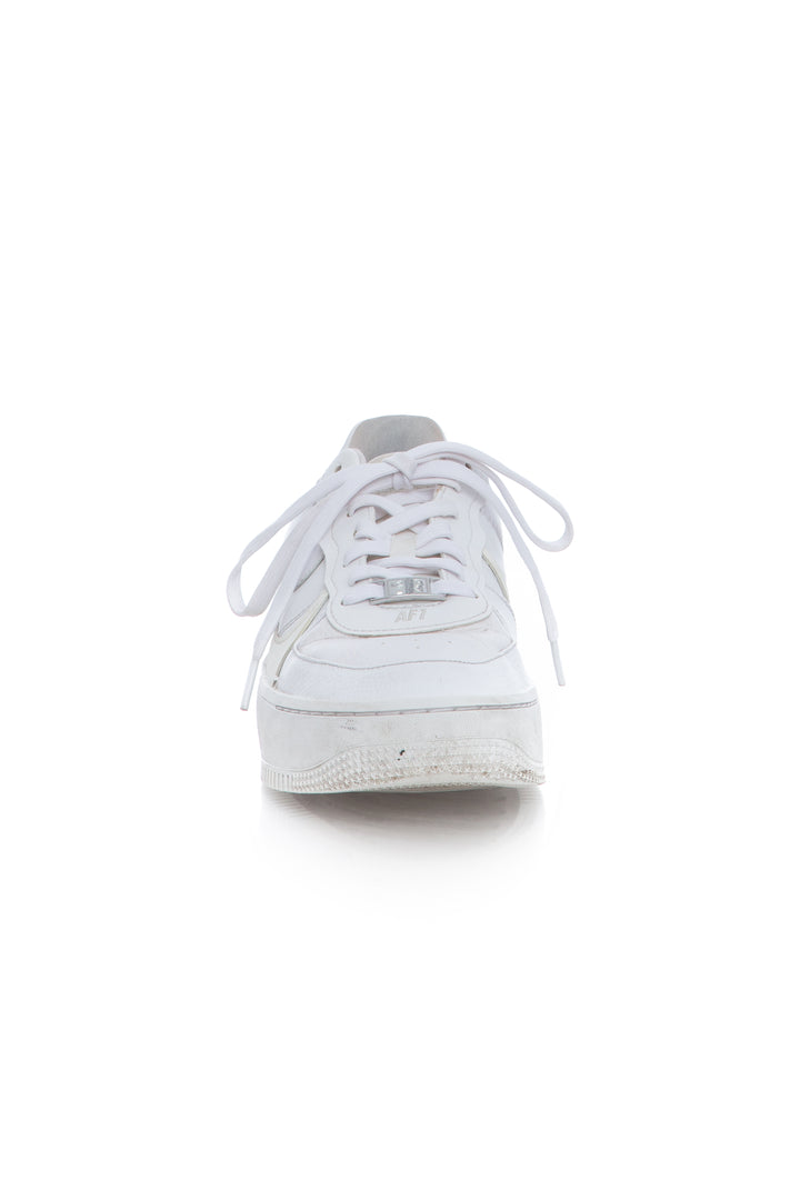 Zapato Nike blanco, vista posterior – ClosetRehab