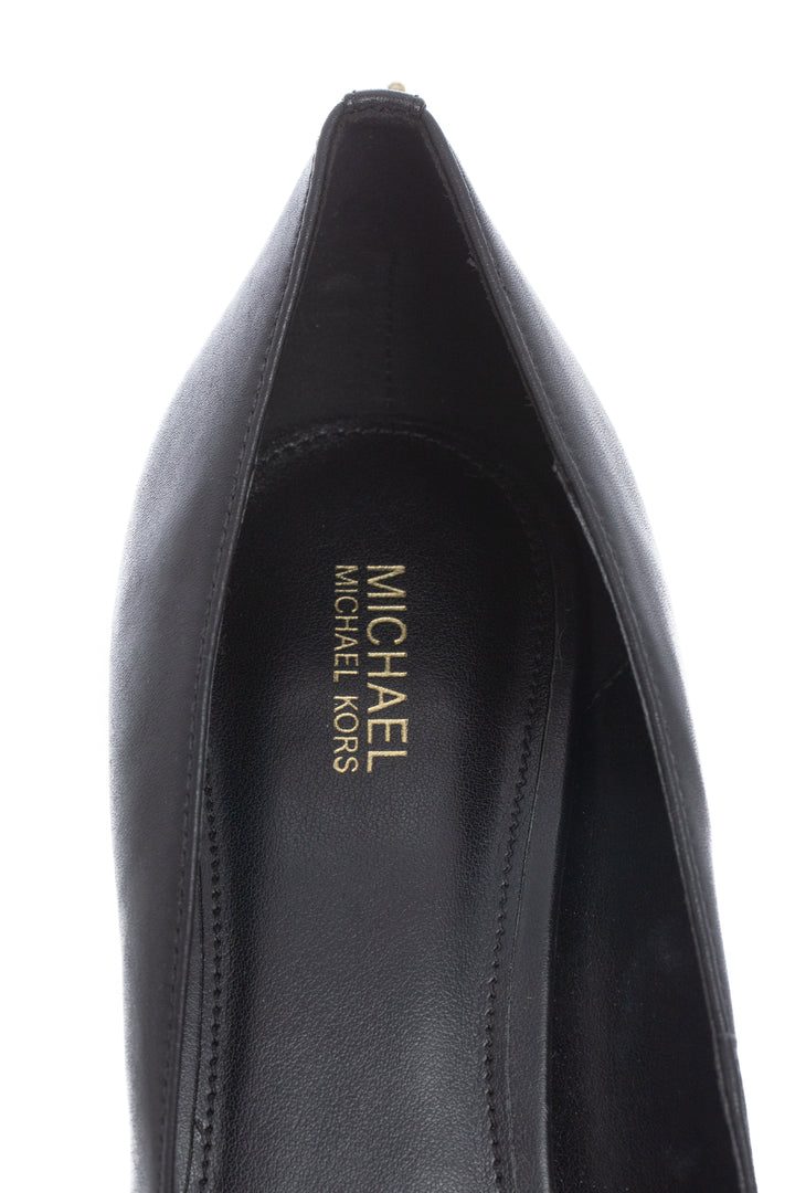 Pumps Michael Kors negro talla 9.5 USA, detalle de material | ClosetRehab