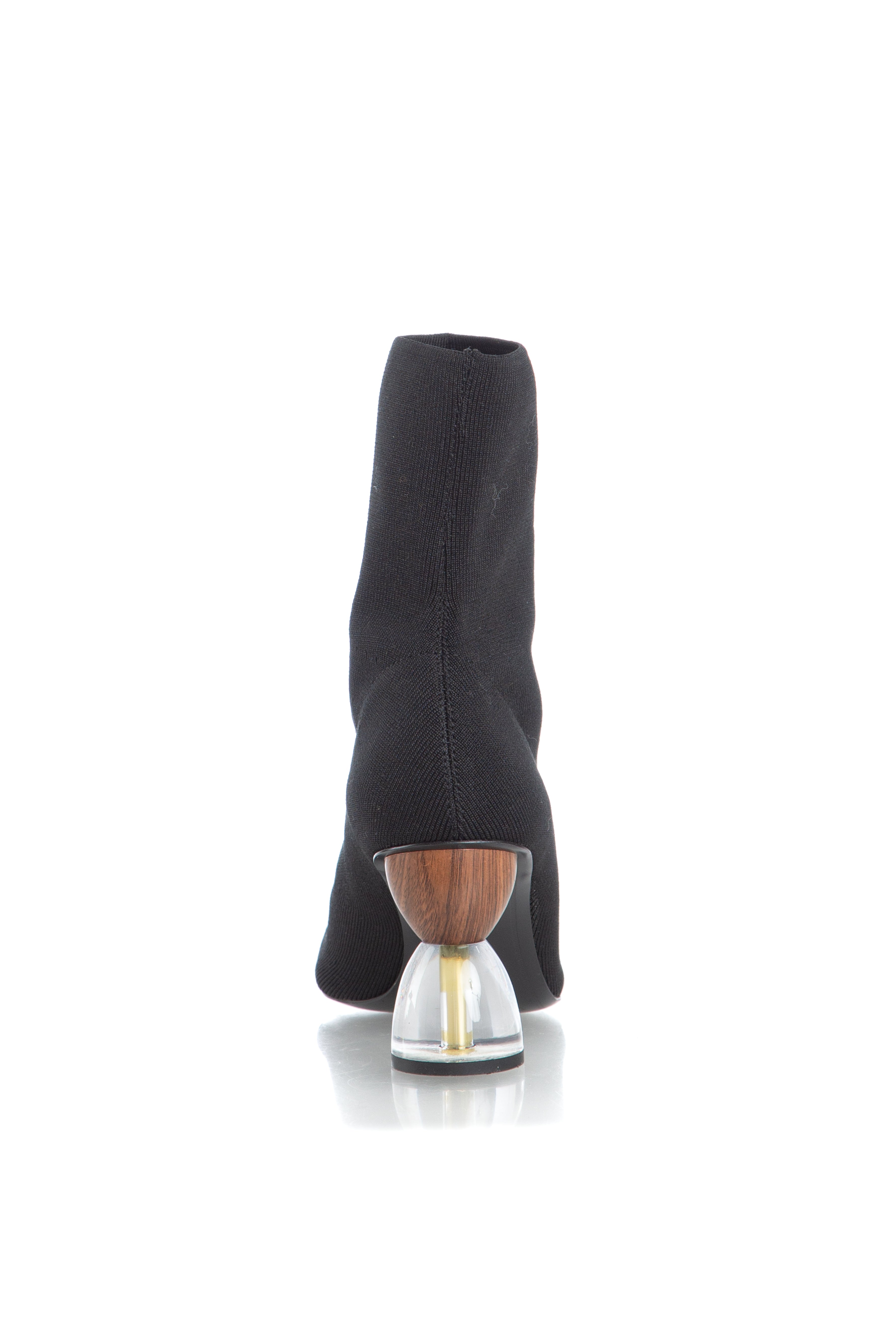 Uterque, 9 USA