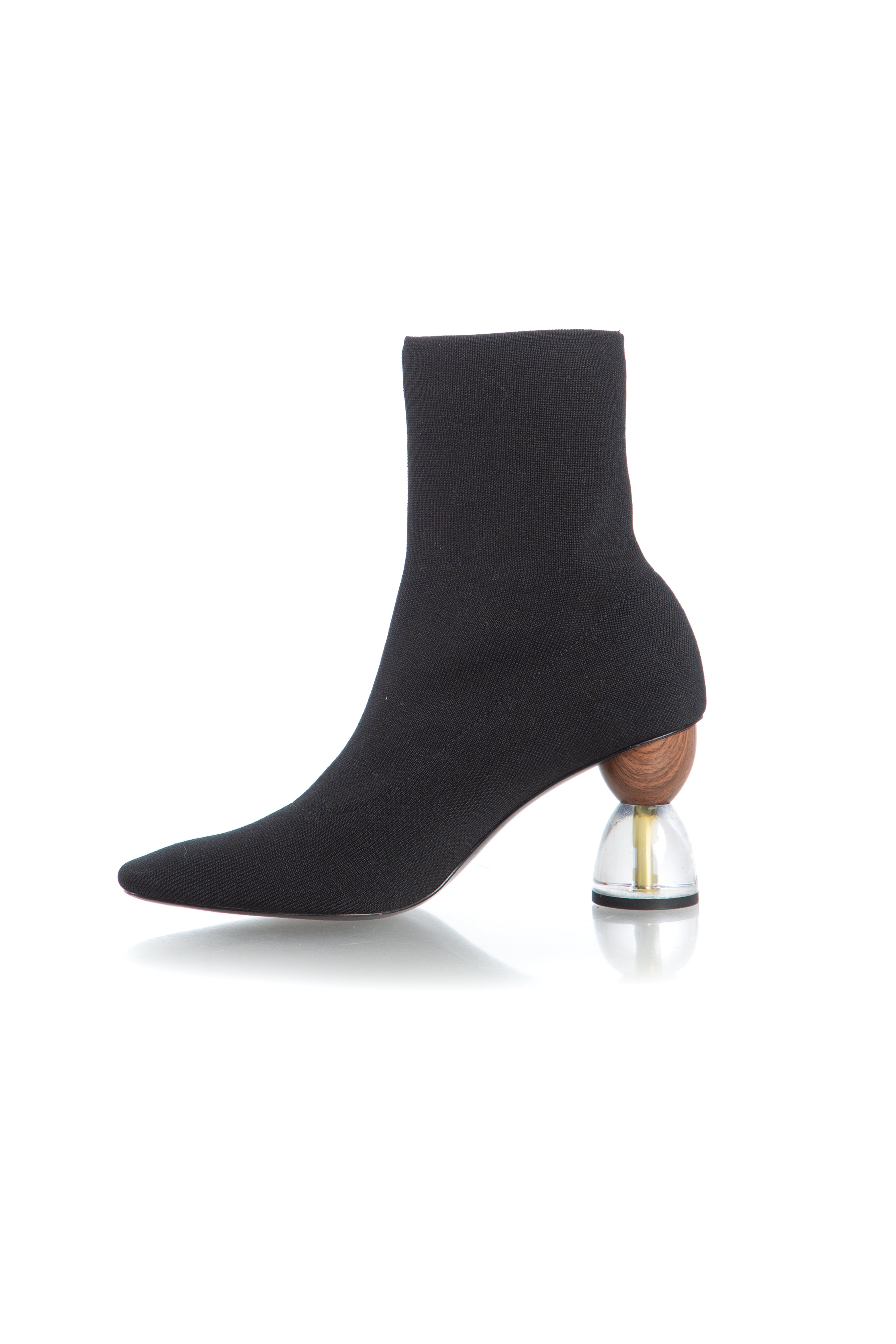 Uterque, 9 USA