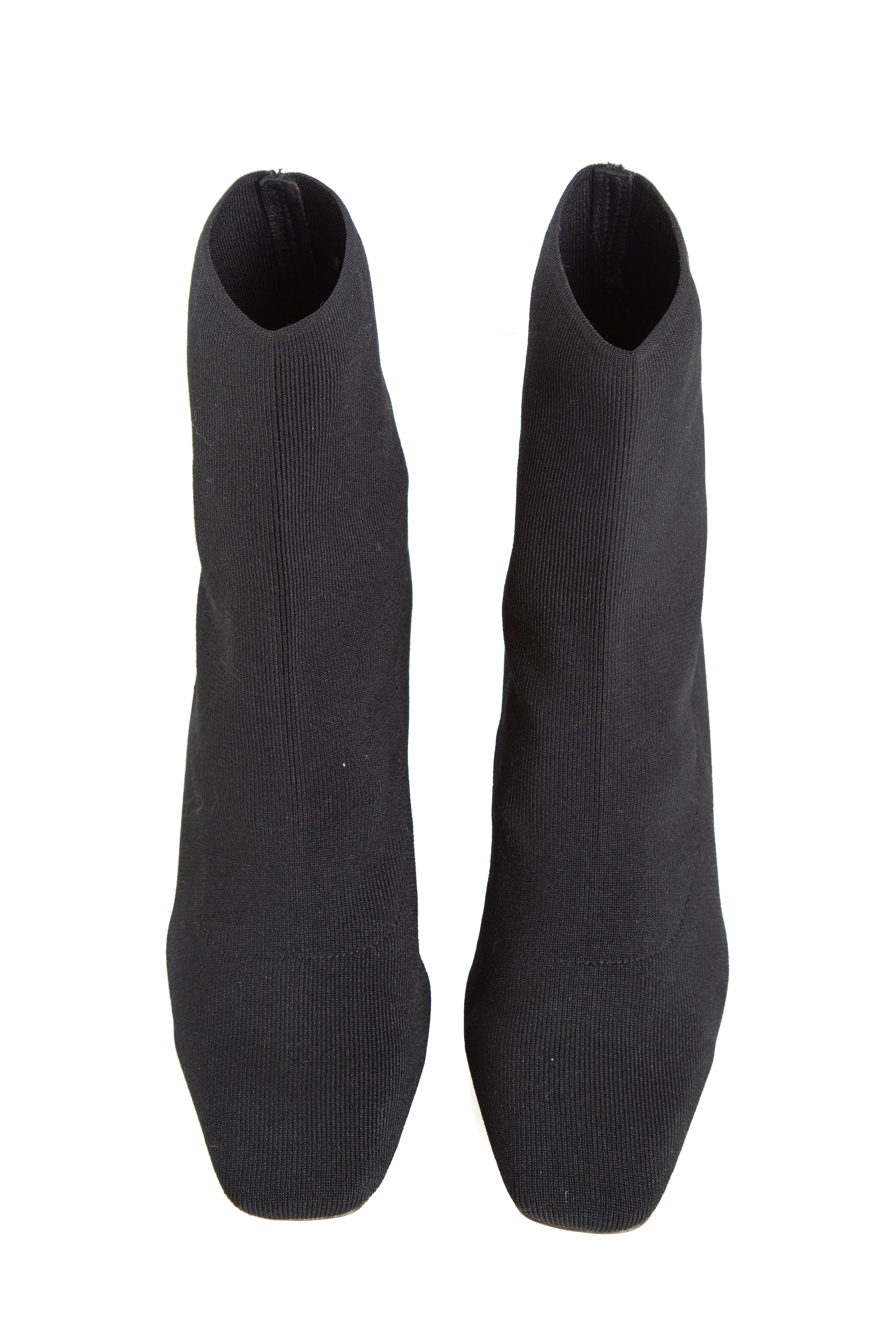 Uterque, 9 USA
