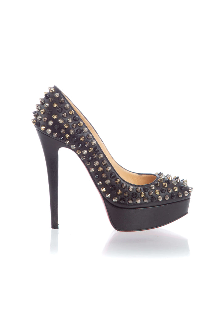 Pumps Christian Louboutin negro talla 6 USA de piel, muy buen estado, vista frontal | ClosetRehab