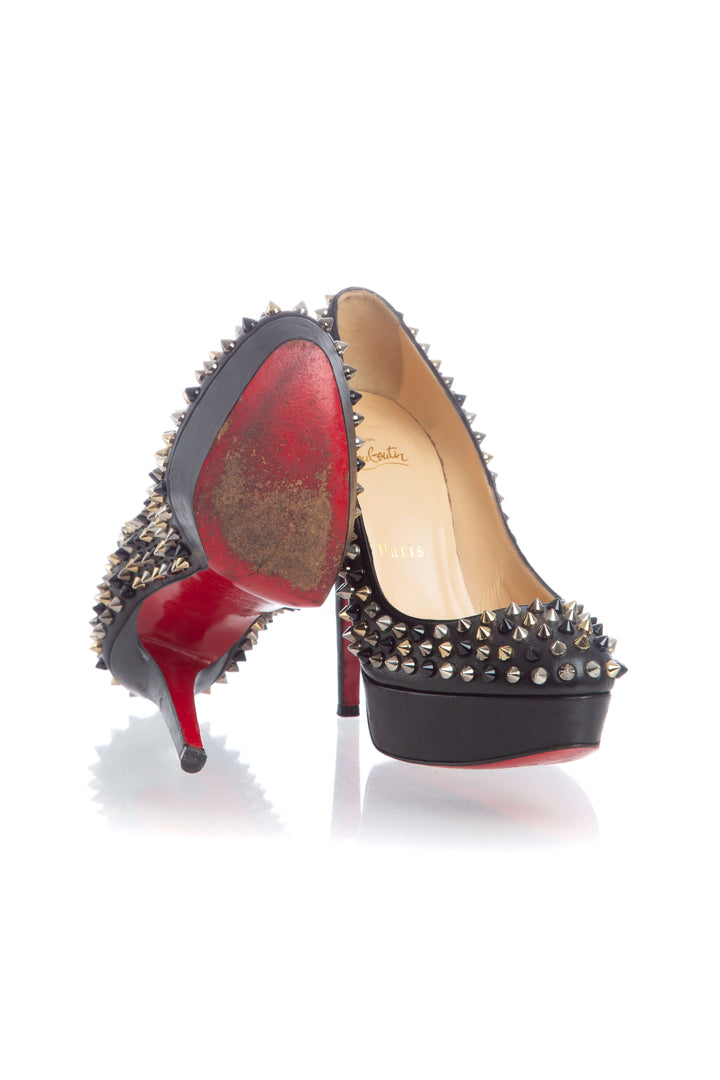 Pumps Christian Louboutin negro talla 6 USA, detalle de punta | ClosetRehab