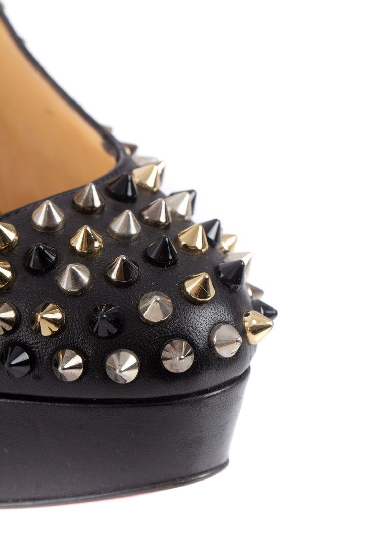 Pumps Christian Louboutin negro talla 6 USA, detalle de plataforma | ClosetRehab