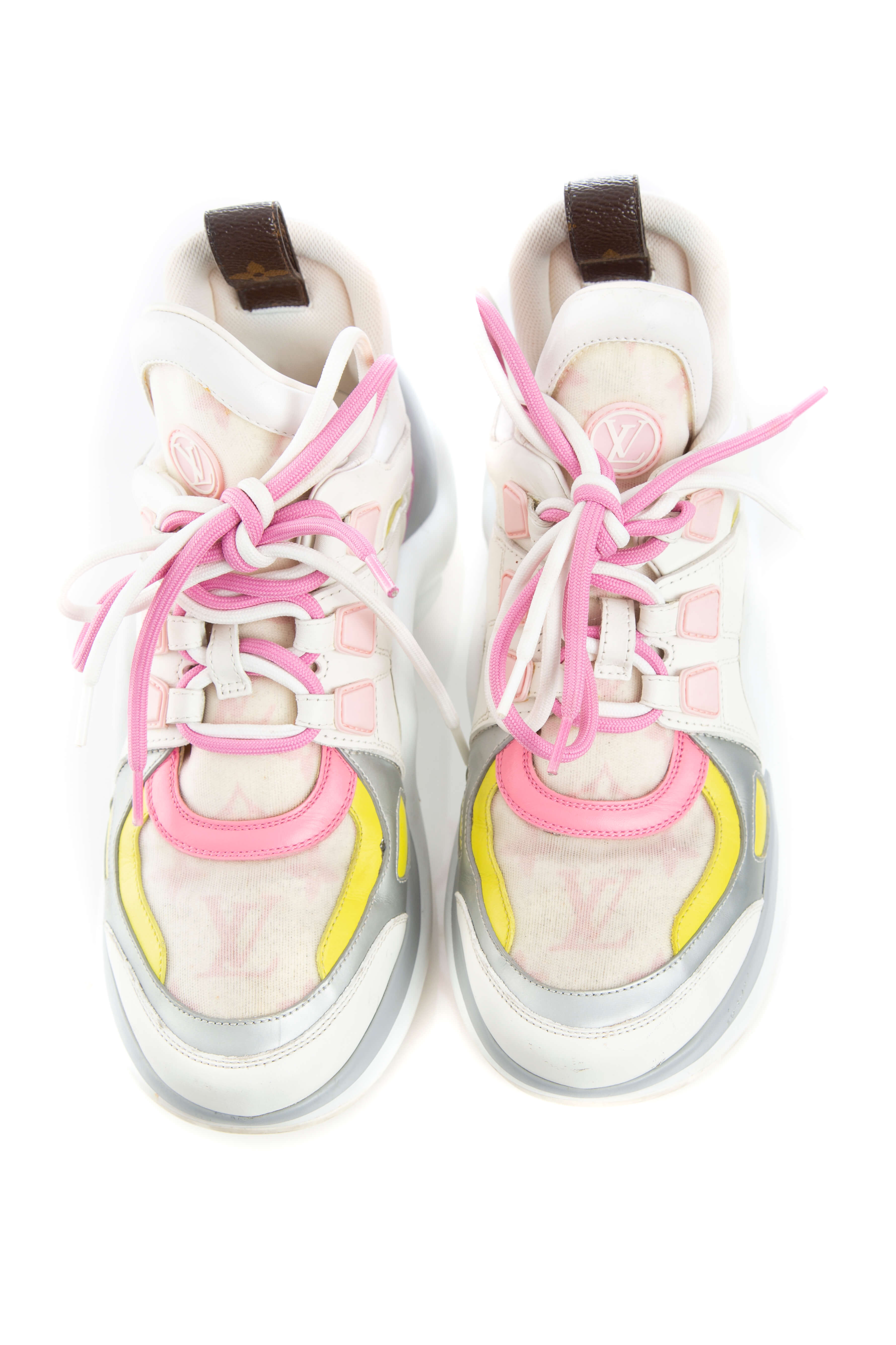 Louis Vuitton, Talla 6