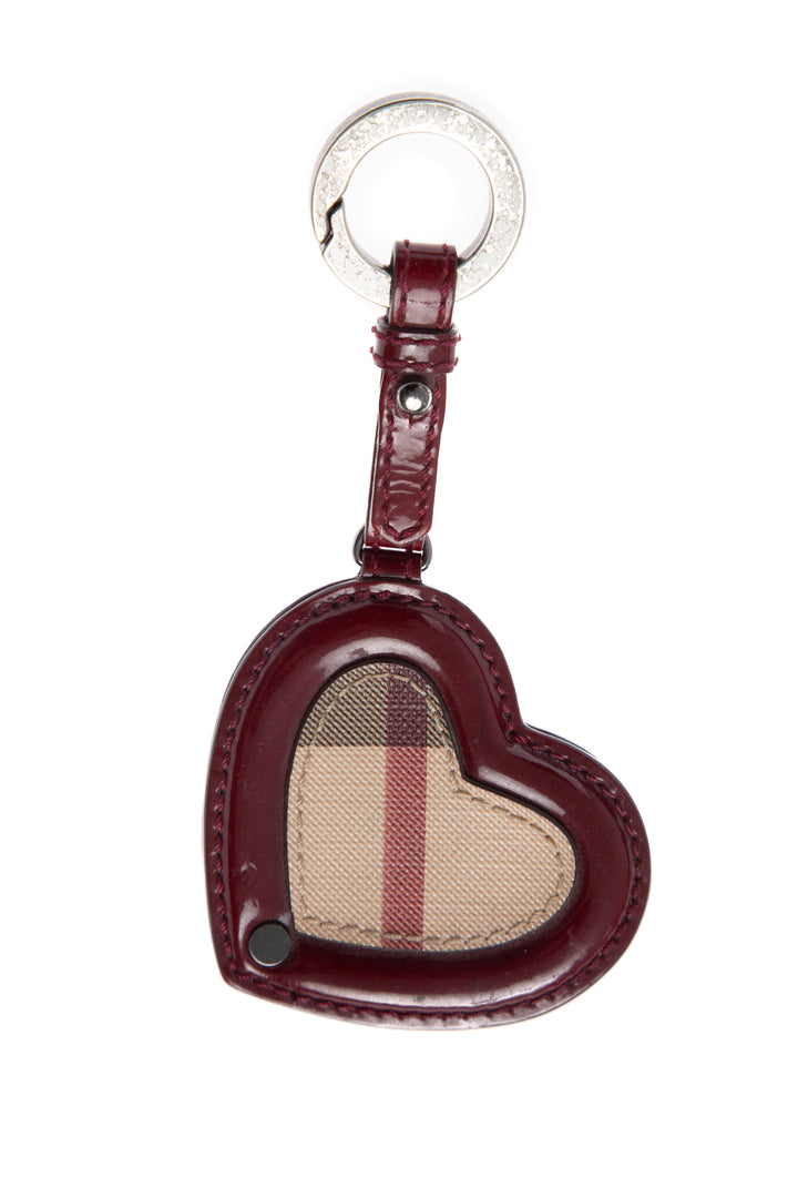 Accesorio Burberry rojo, vista frontal – ClosetRehab
