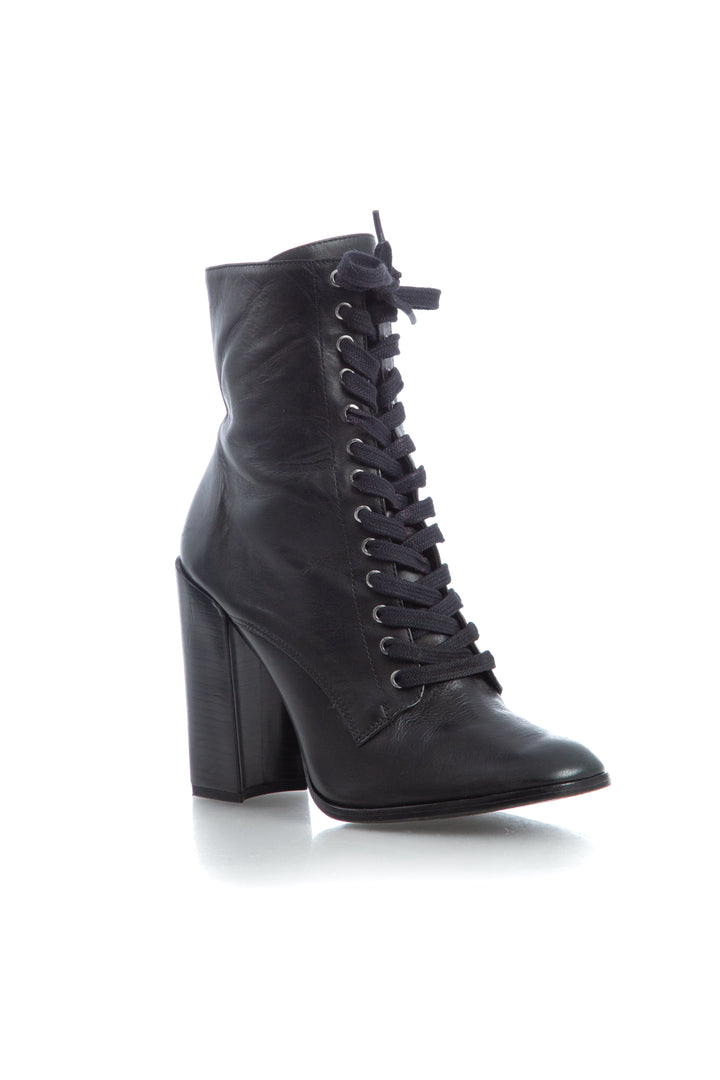 Bota Schutz negro, vista lateral – ClosetRehab