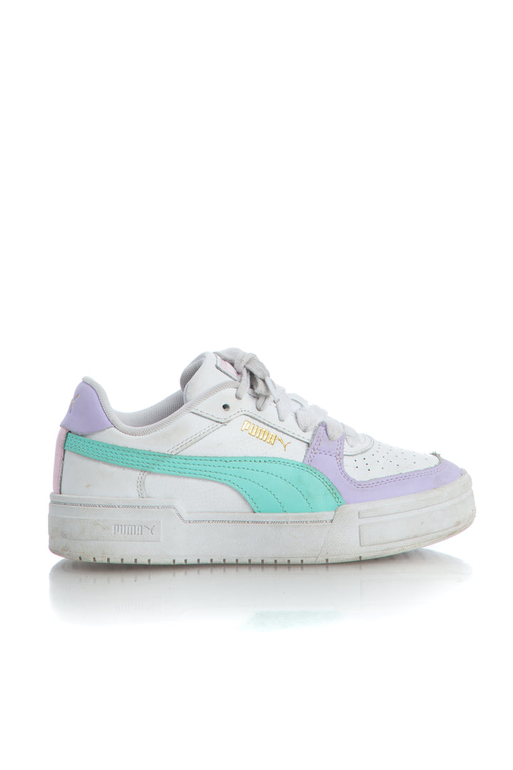Zapato Puma blanco, vista frontal – ClosetRehab