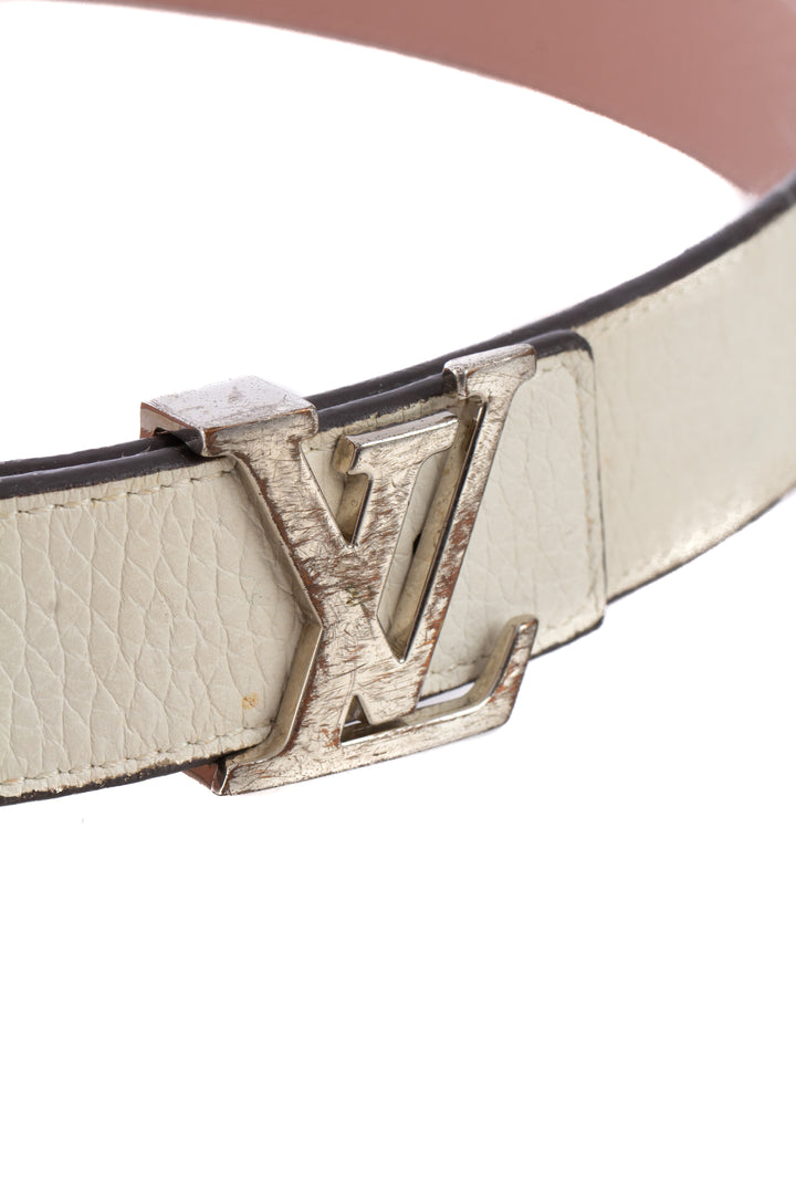 Cinturón Louis Vuitton blanco, vista lateral – ClosetRehab