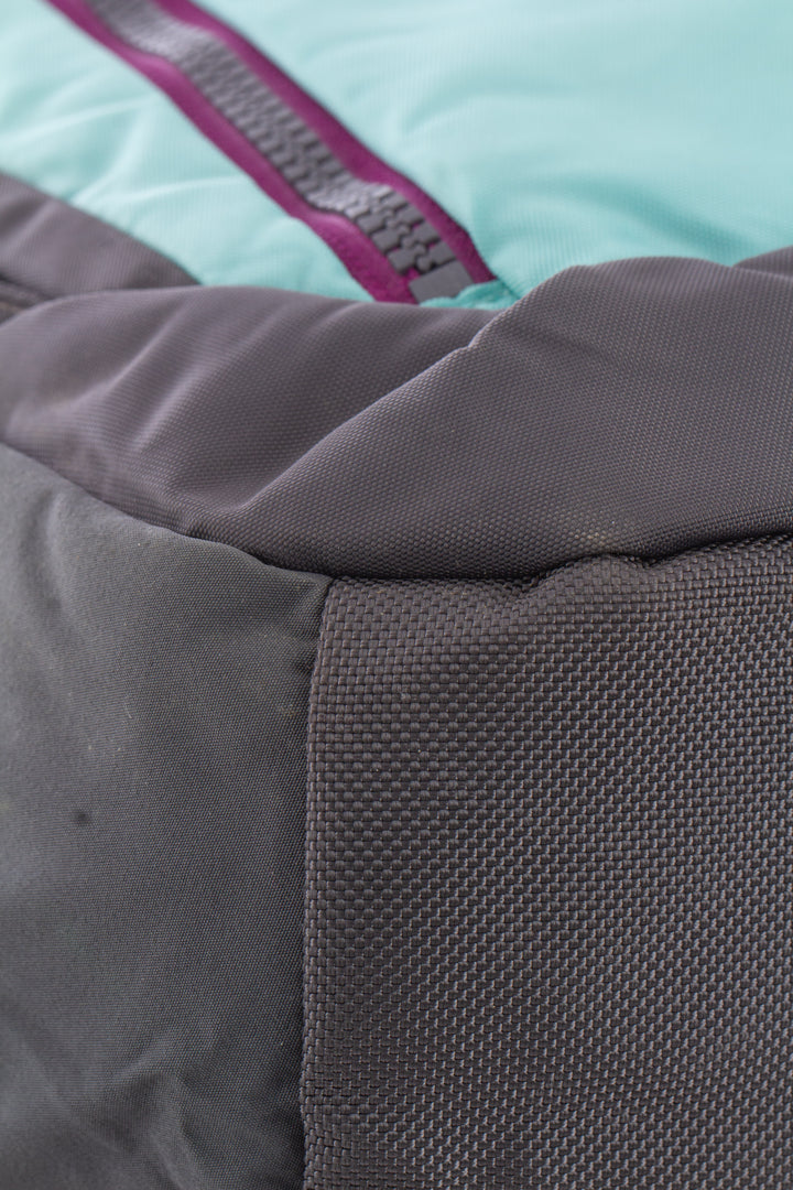 Mochila The North Face azul y gris, detalle 16 – ClosetRehab