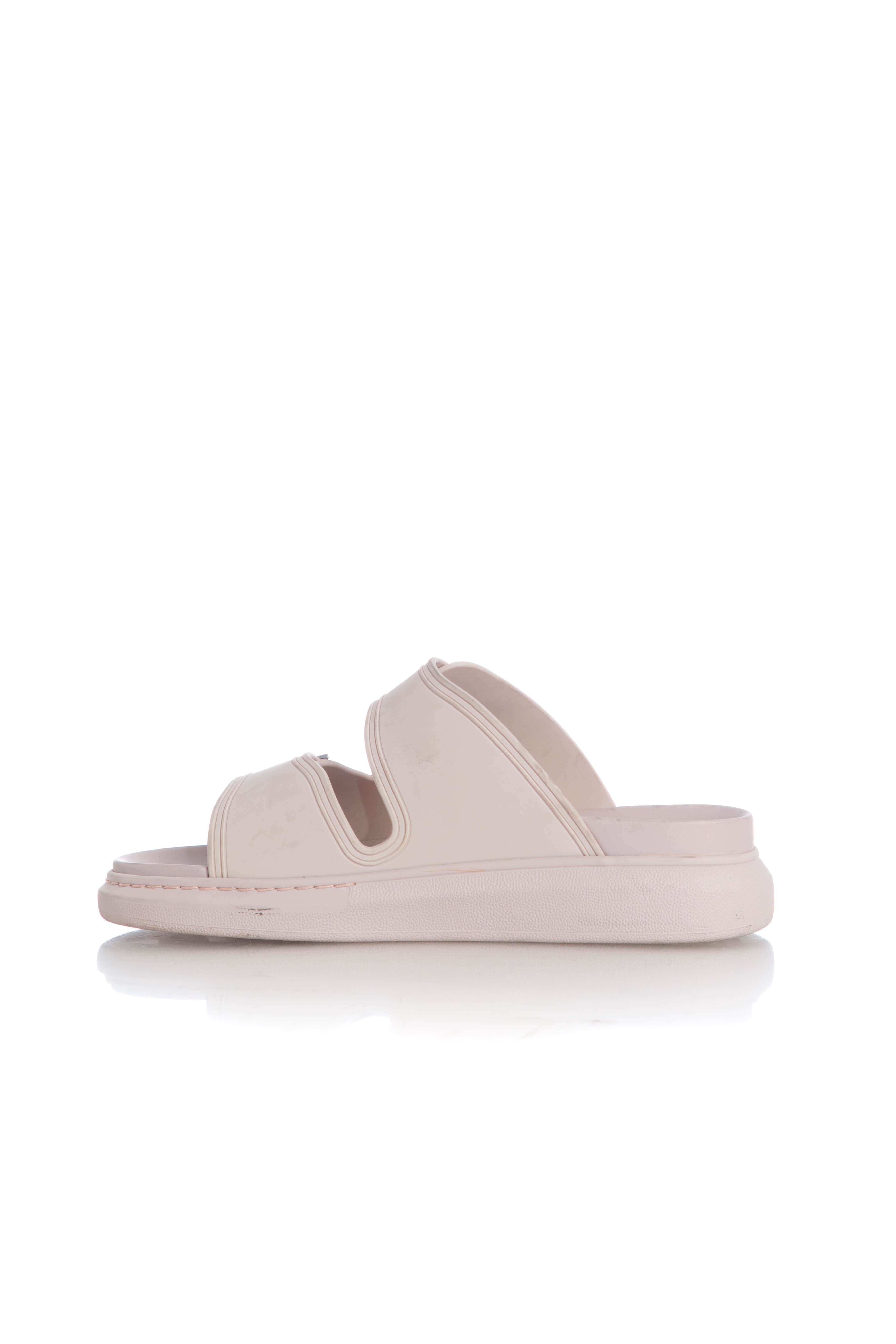 Alexander McQueen, Talla 9.5