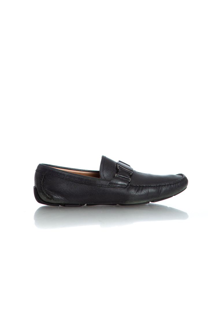 Zapato Salvatore Ferragamo negro, vista frontal – ClosetRehab