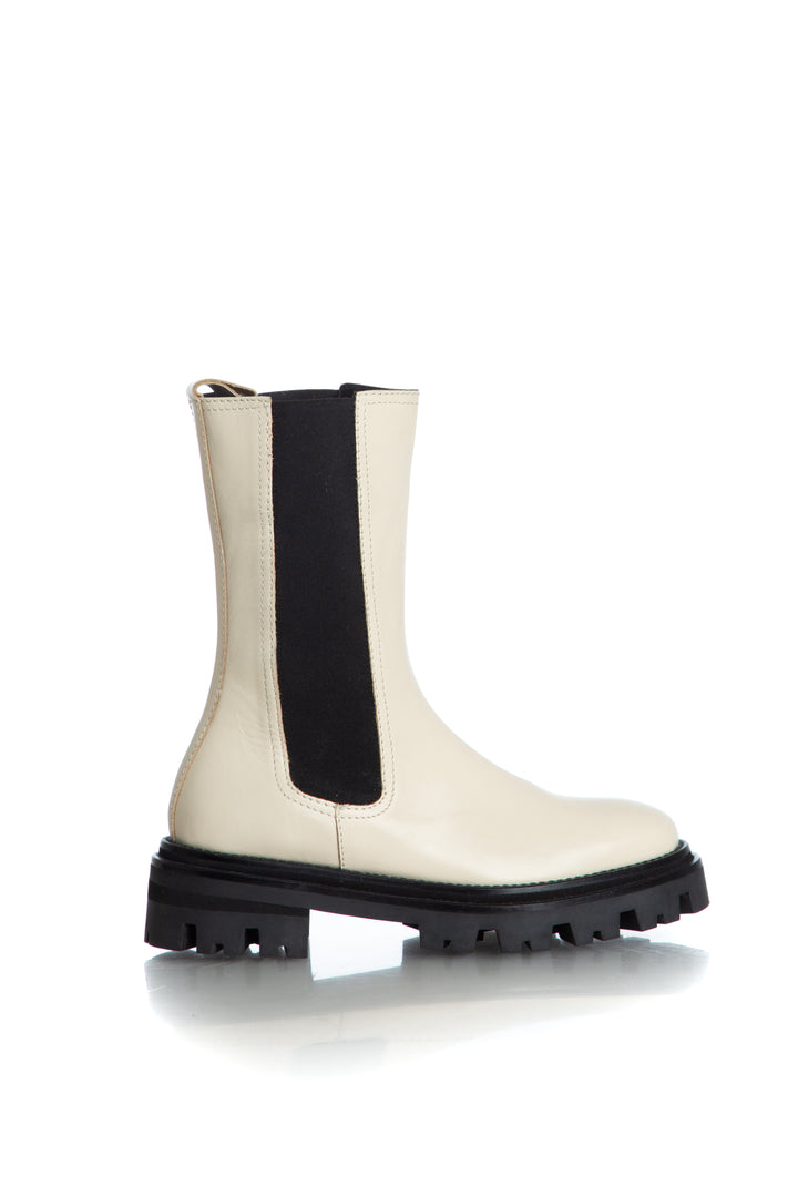Bota Zara blanco, vista frontal – ClosetRehab