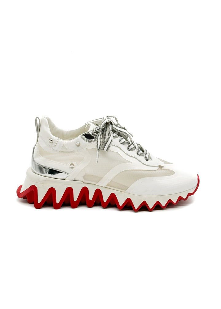Zapato Christian Louboutin blanco, vista frontal – ClosetRehab