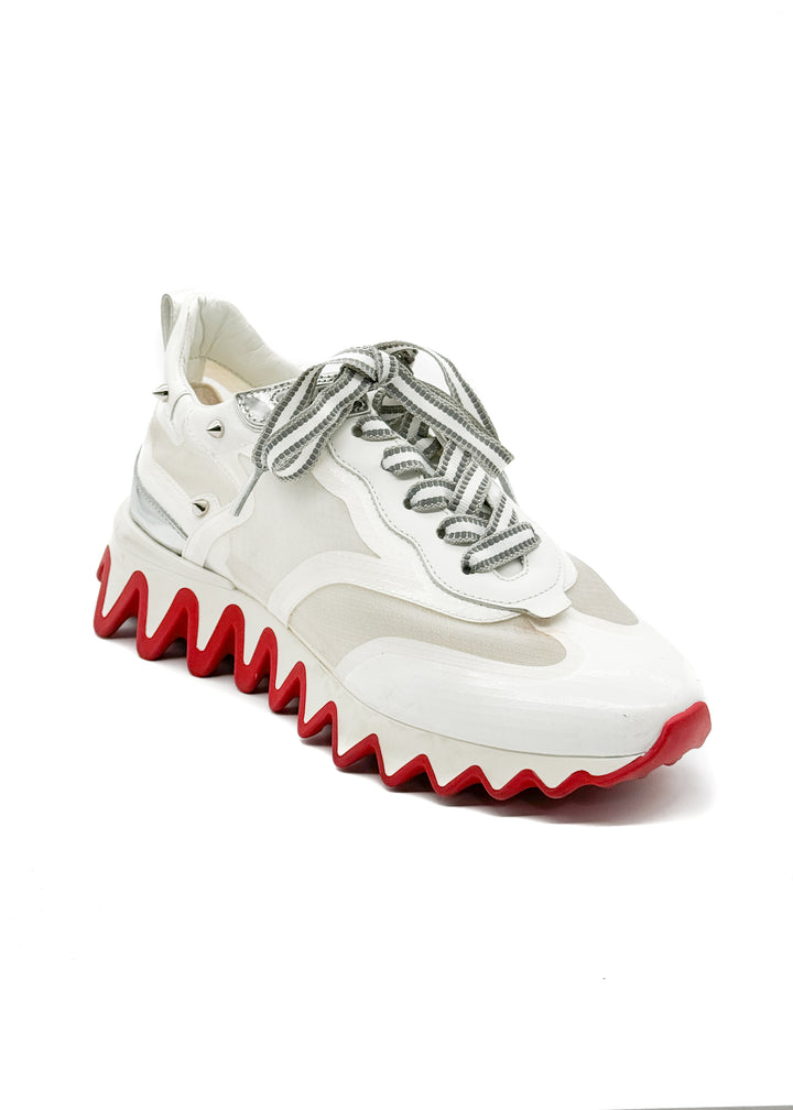 Zapato Christian Louboutin blanco, vista posterior – ClosetRehab