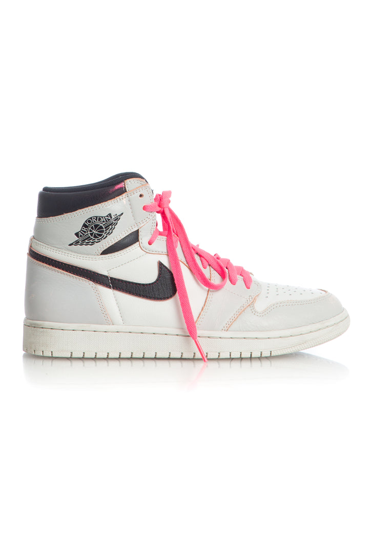 Zapato Nike gris, vista frontal – ClosetRehab