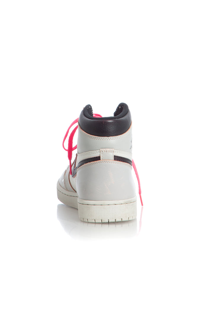 Zapato Nike gris, detalle – ClosetRehab