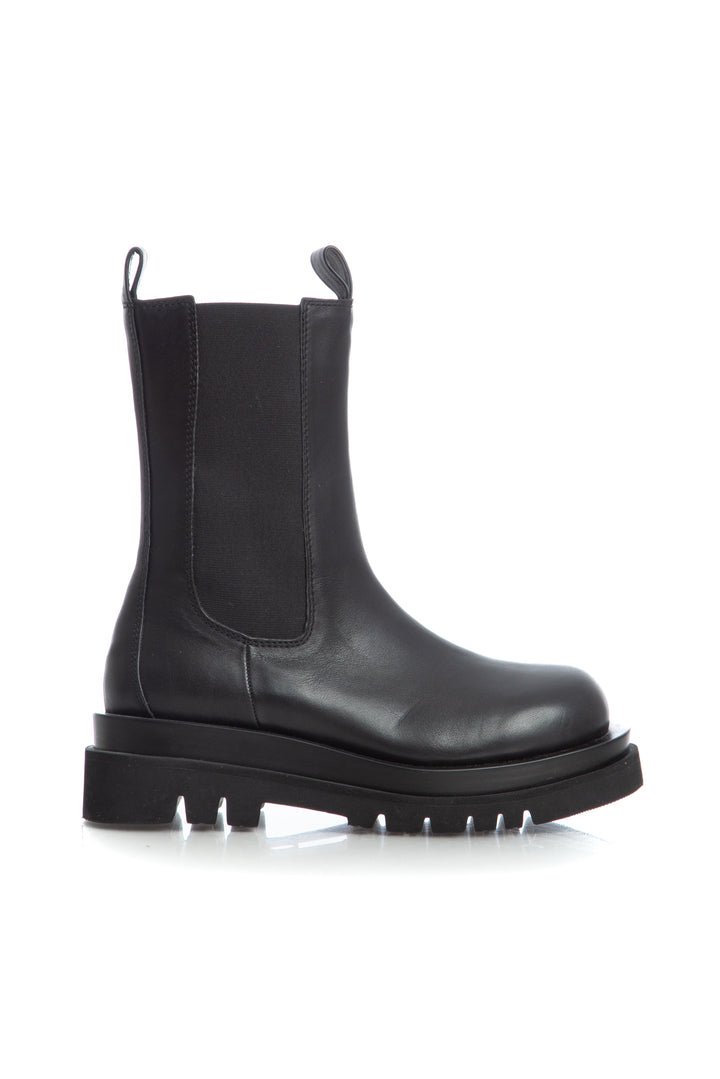 Bota Jeffrey Campbell negro, vista frontal – ClosetRehab