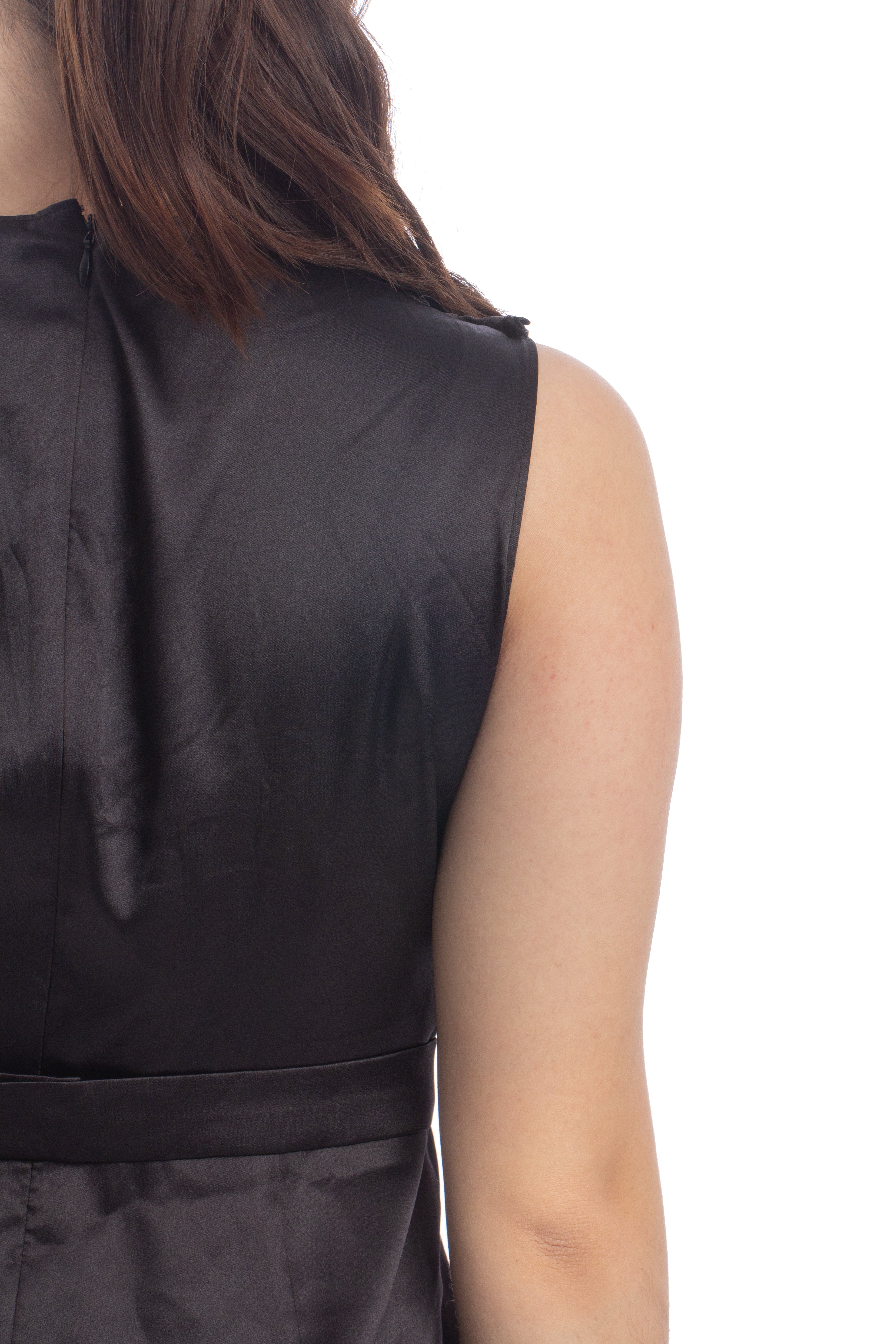 T Tahari, Talla M