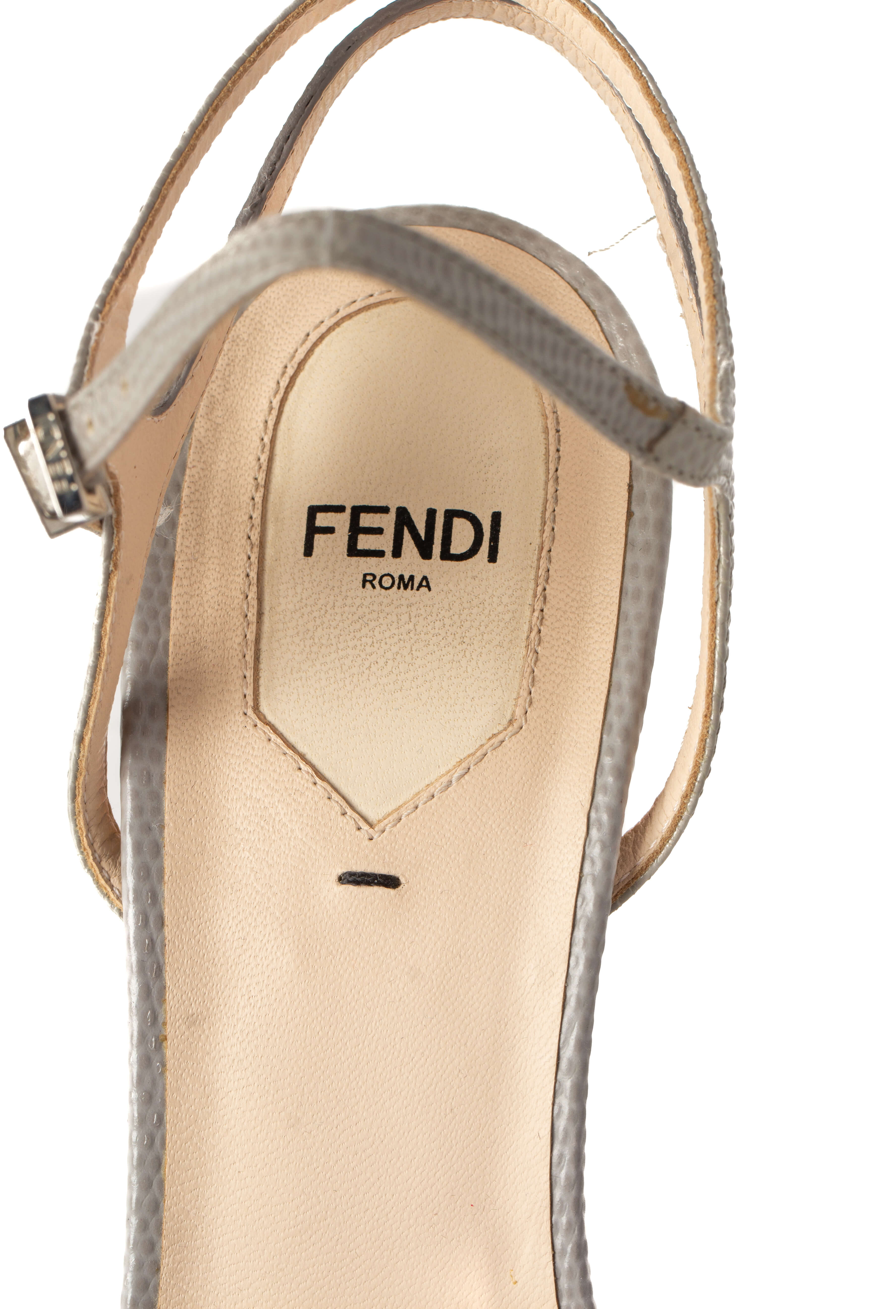Fendi, Talla 10