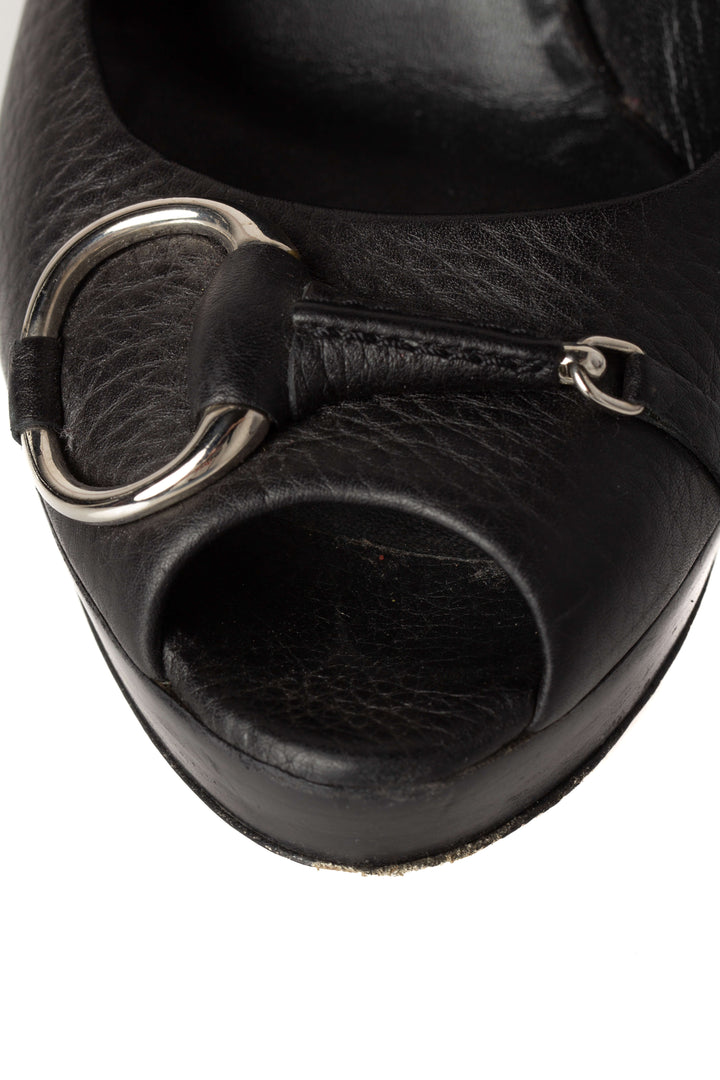 Pumps Gucci negro talla 7.5 USA, detalle de interior en piel | ClosetRehab