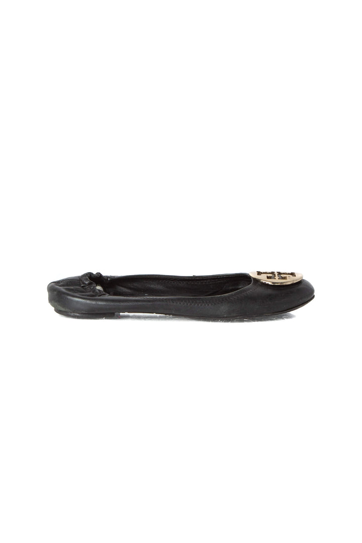 Zapato Tory Burch negro, vista frontal – ClosetRehab