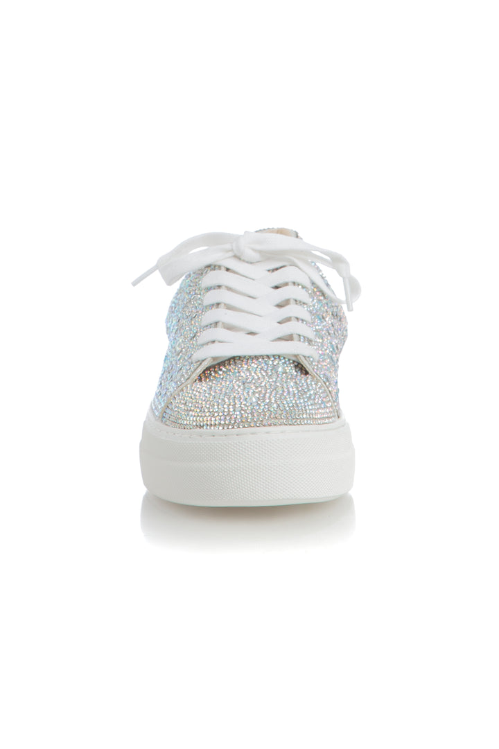 Zapato Betsey Johnson blanco, vista posterior – ClosetRehab