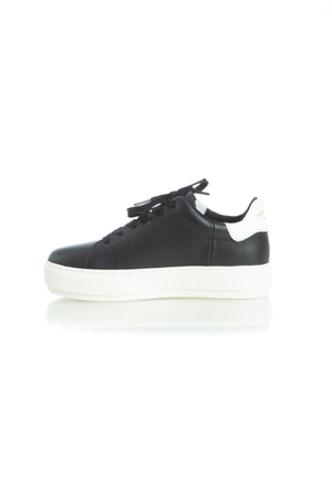 Kurt Geiger, Talla 8