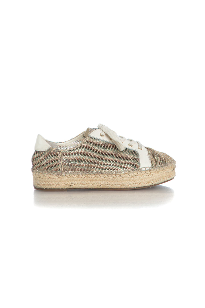Zapato Vince Camuto beige, vista frontal – ClosetRehab