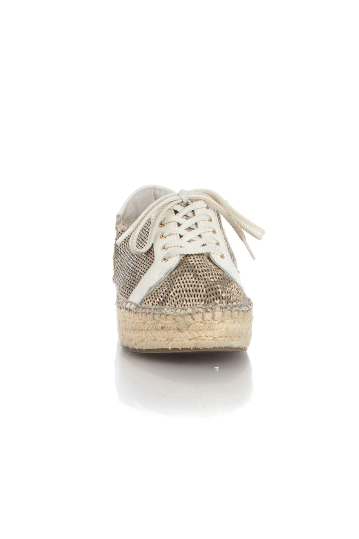 Zapato Vince Camuto beige, vista posterior – ClosetRehab