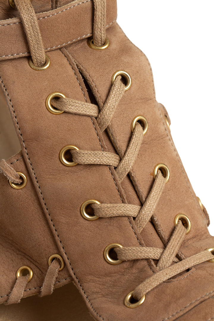 Zapato Stuart Weitzman café, detalle 11 – ClosetRehab
