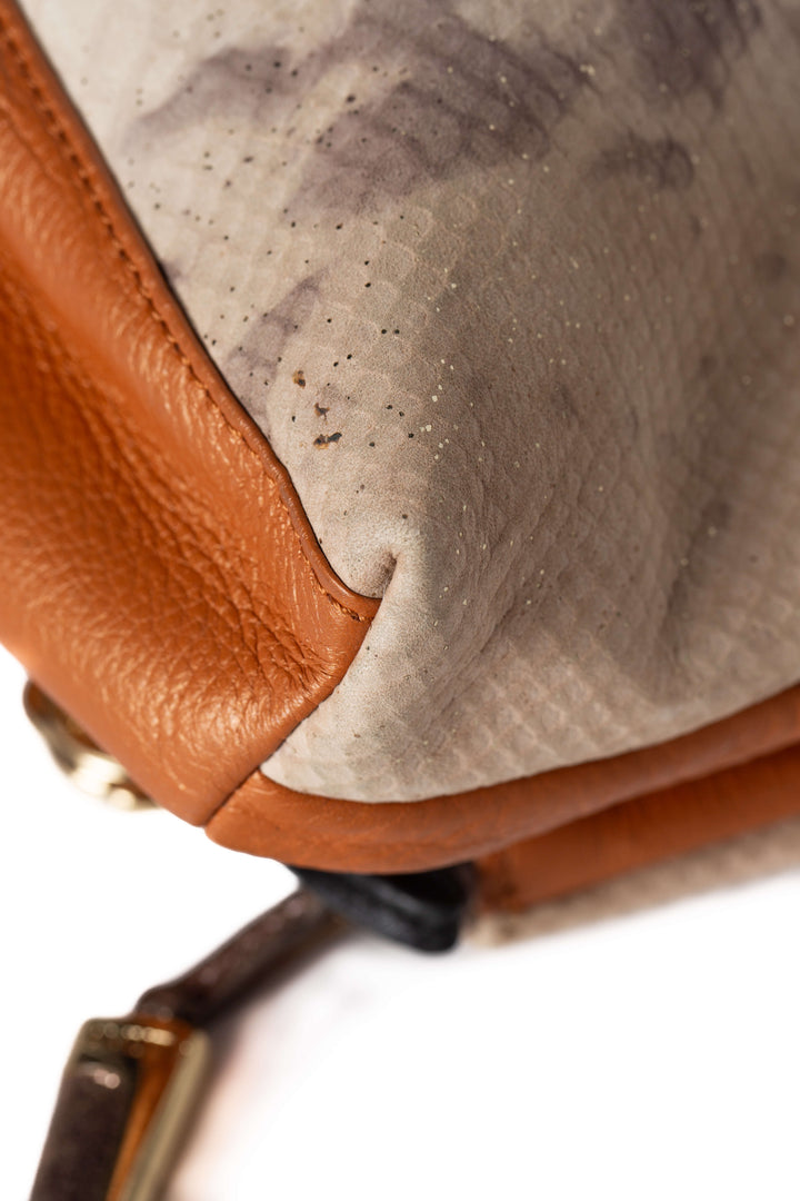 Bolsa Vince Camuto, detalle 6 – ClosetRehab
