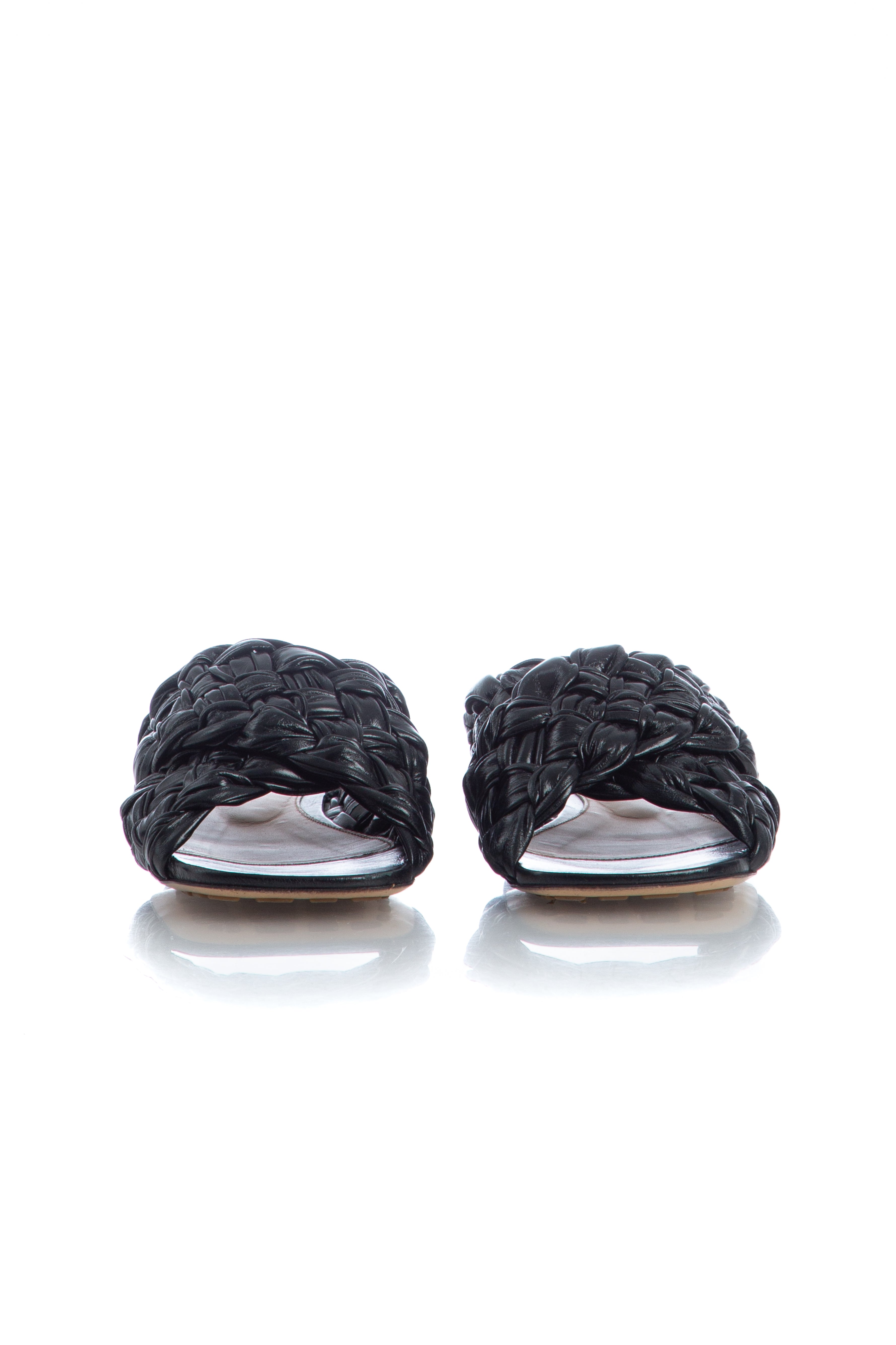 Bottega Veneta, 7 USA