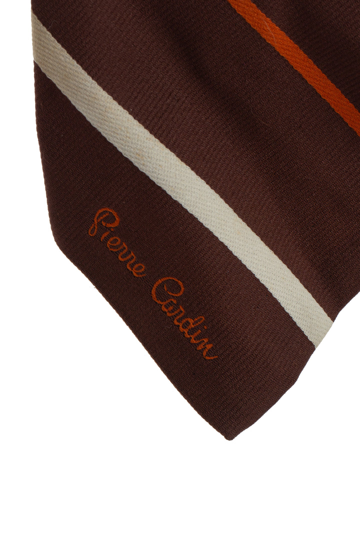 Accesorio Pierre Cardin café, detalle – ClosetRehab