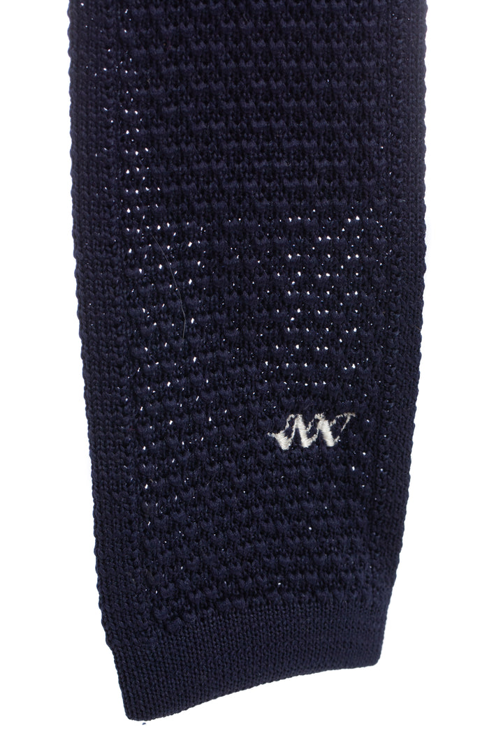 Accesorio John Weitz azul, detalle – ClosetRehab