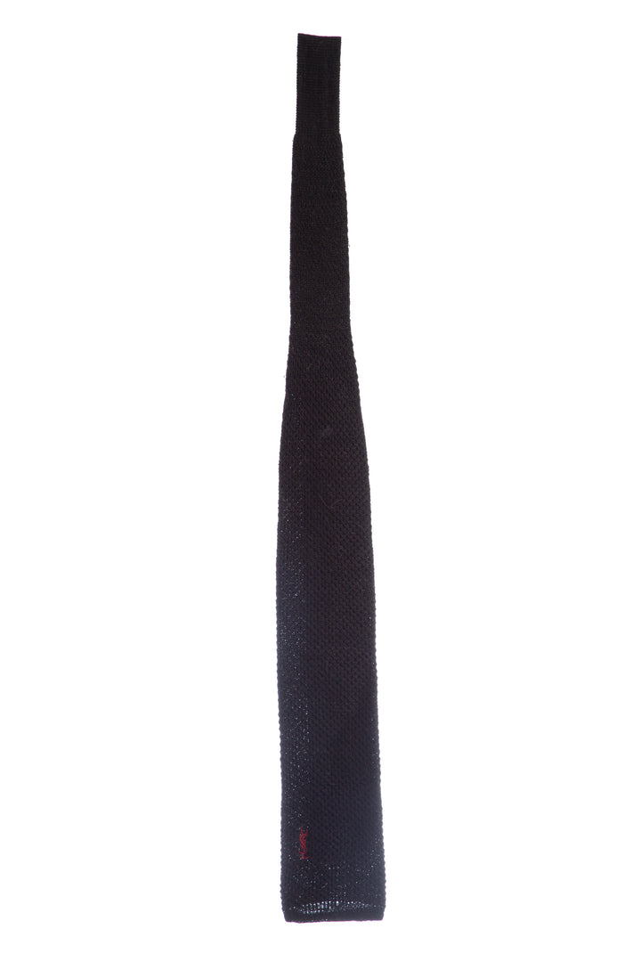 Accesorio Yves Saint Laurent negro, vista posterior – ClosetRehab